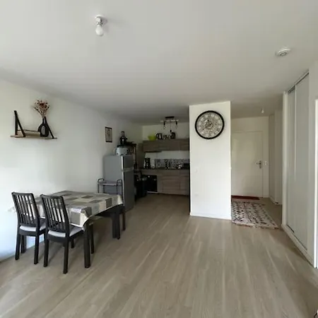 Lägenhet Spacieux Avec Terrasse Caen